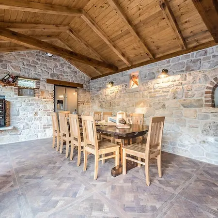 Dumina Villa *